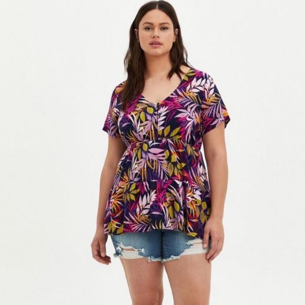 Torrid Rayon Slub tiered button-front tropical top size: 0